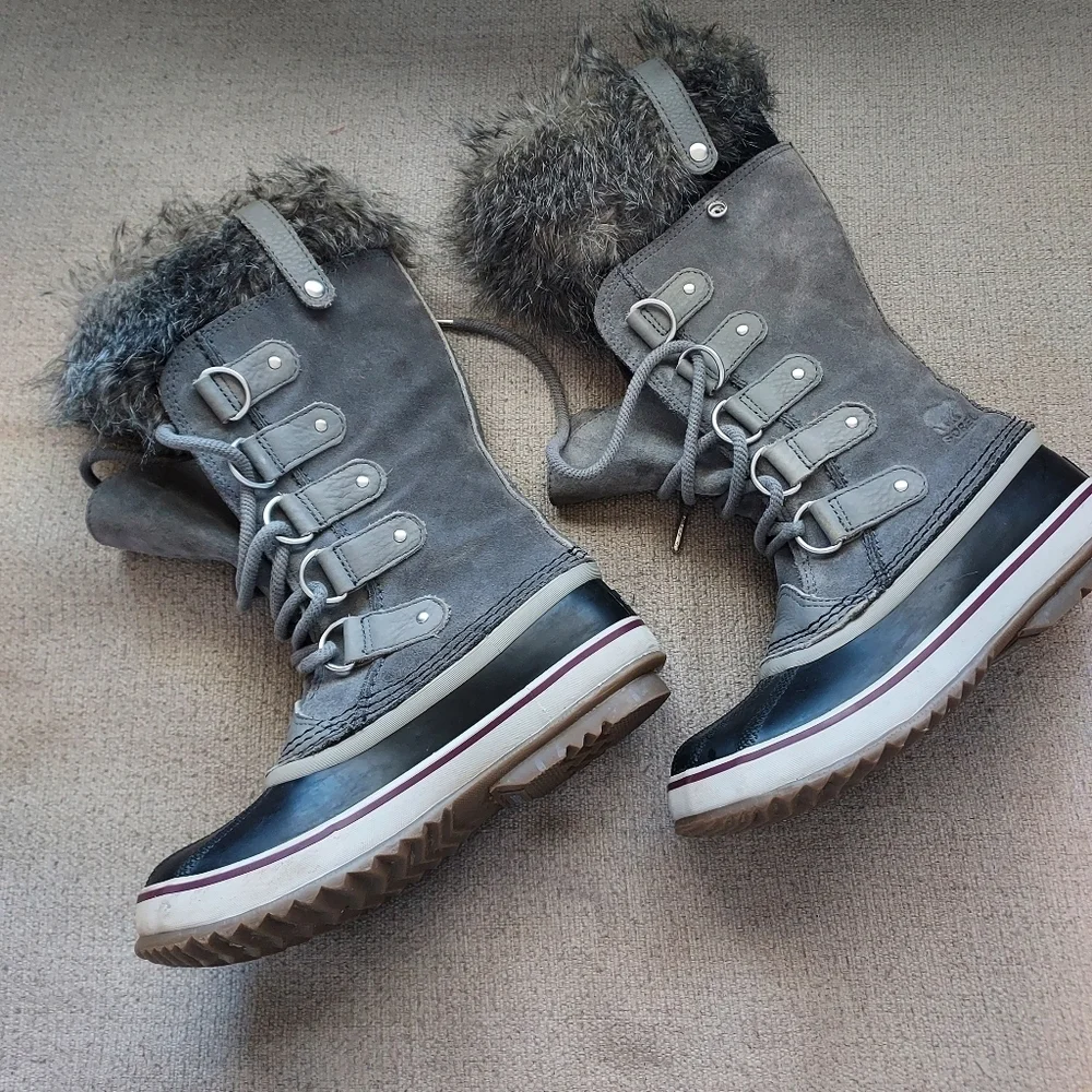 Sorel Joan Of Arctic Waterproof boot. In Grey